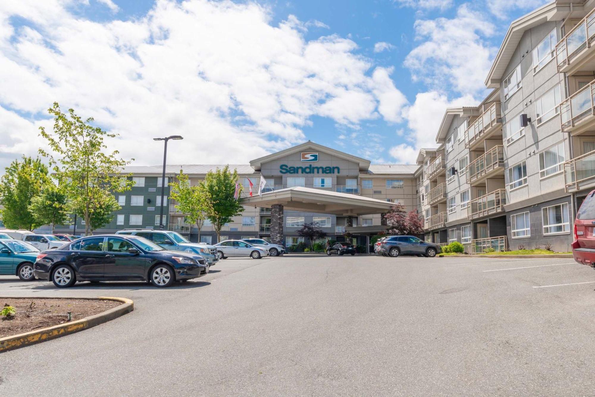 Sandman Hotel And Suites Abbotsford Exterior photo