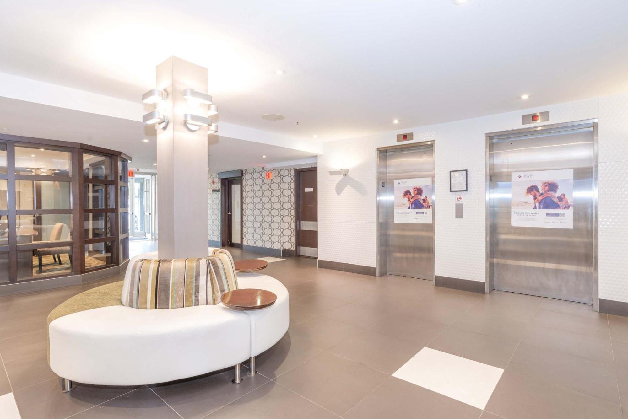 Sandman Hotel And Suites Abbotsford Exterior photo