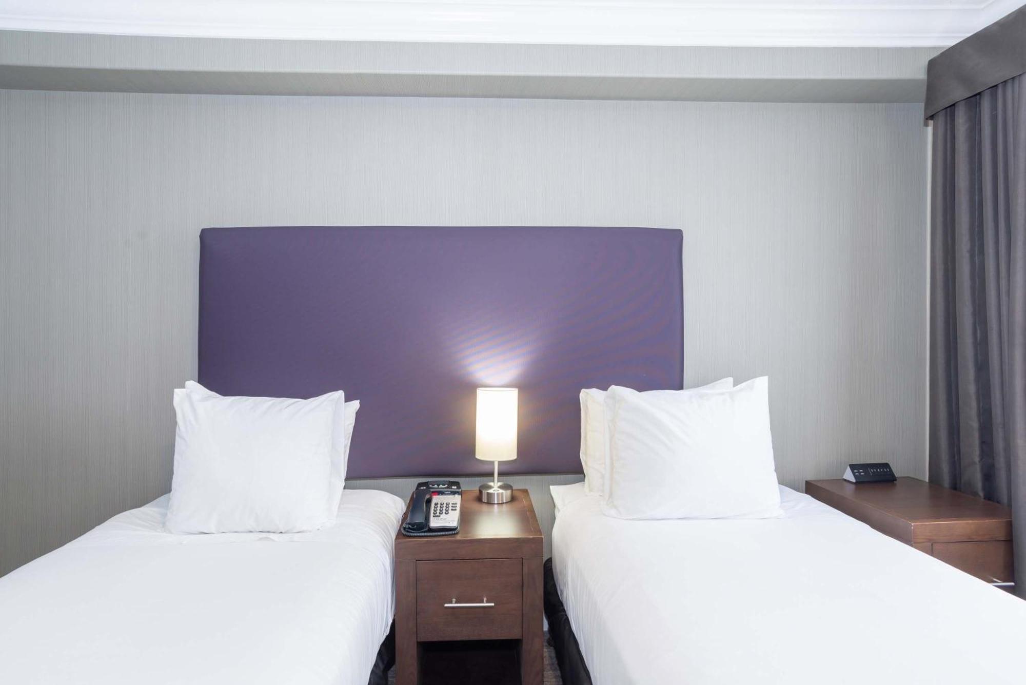 Sandman Hotel And Suites Abbotsford Exterior photo