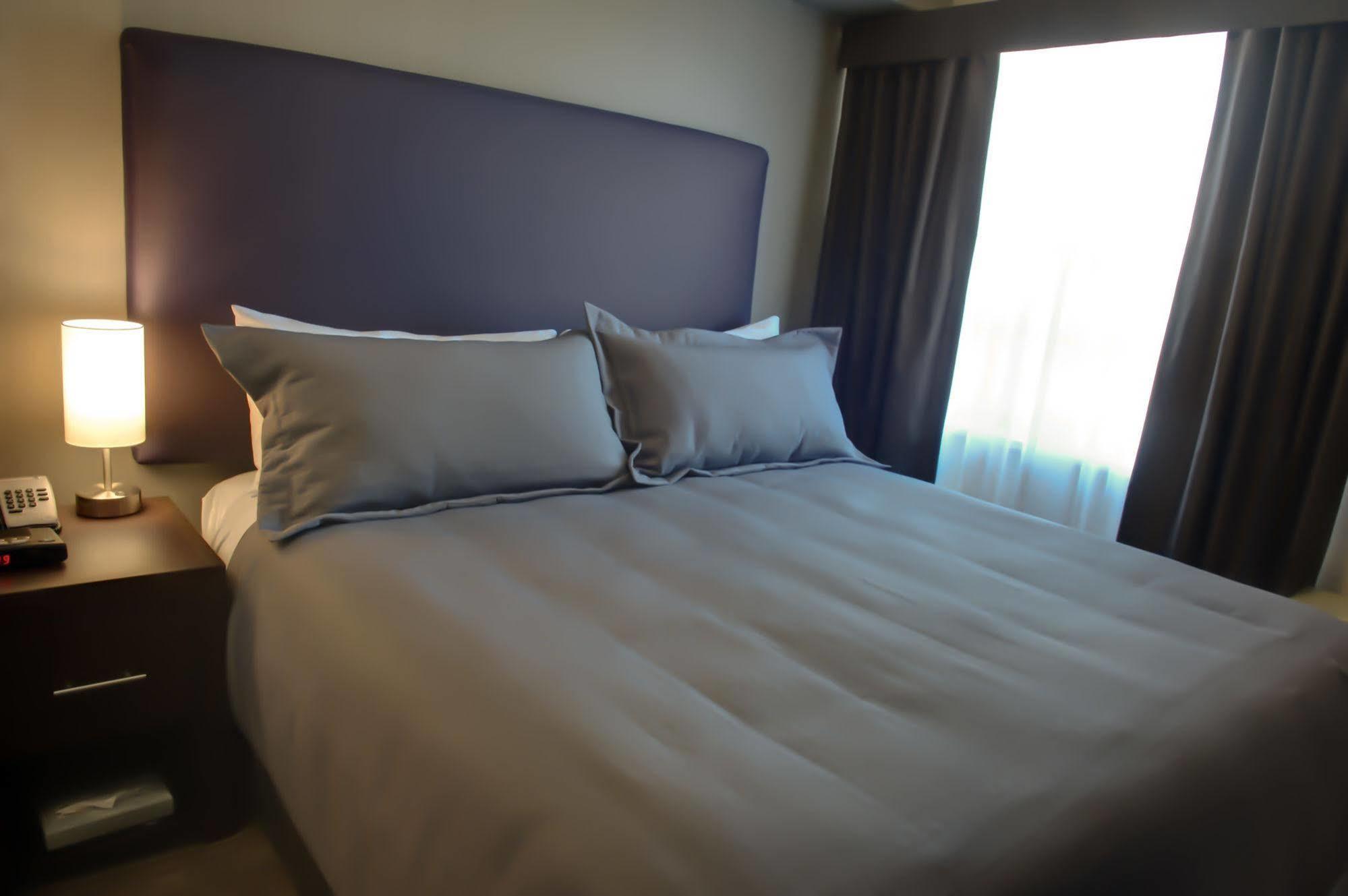 Sandman Hotel And Suites Abbotsford Exterior photo