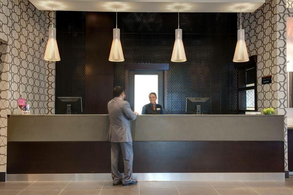 Sandman Hotel And Suites Abbotsford Exterior photo